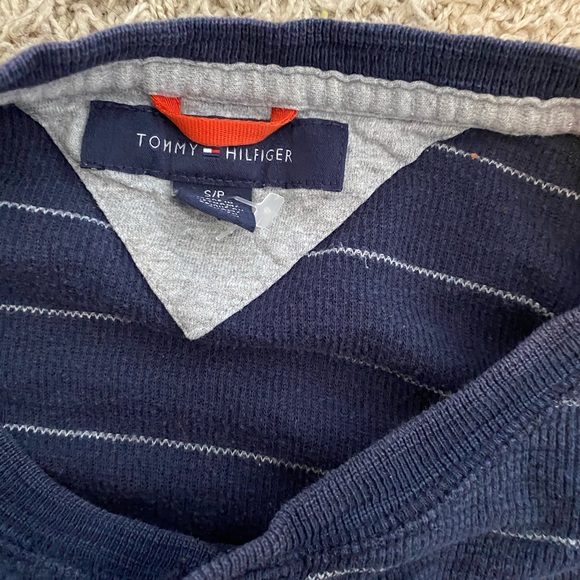tommy hilfiger shirt. - Picture 2 of 2